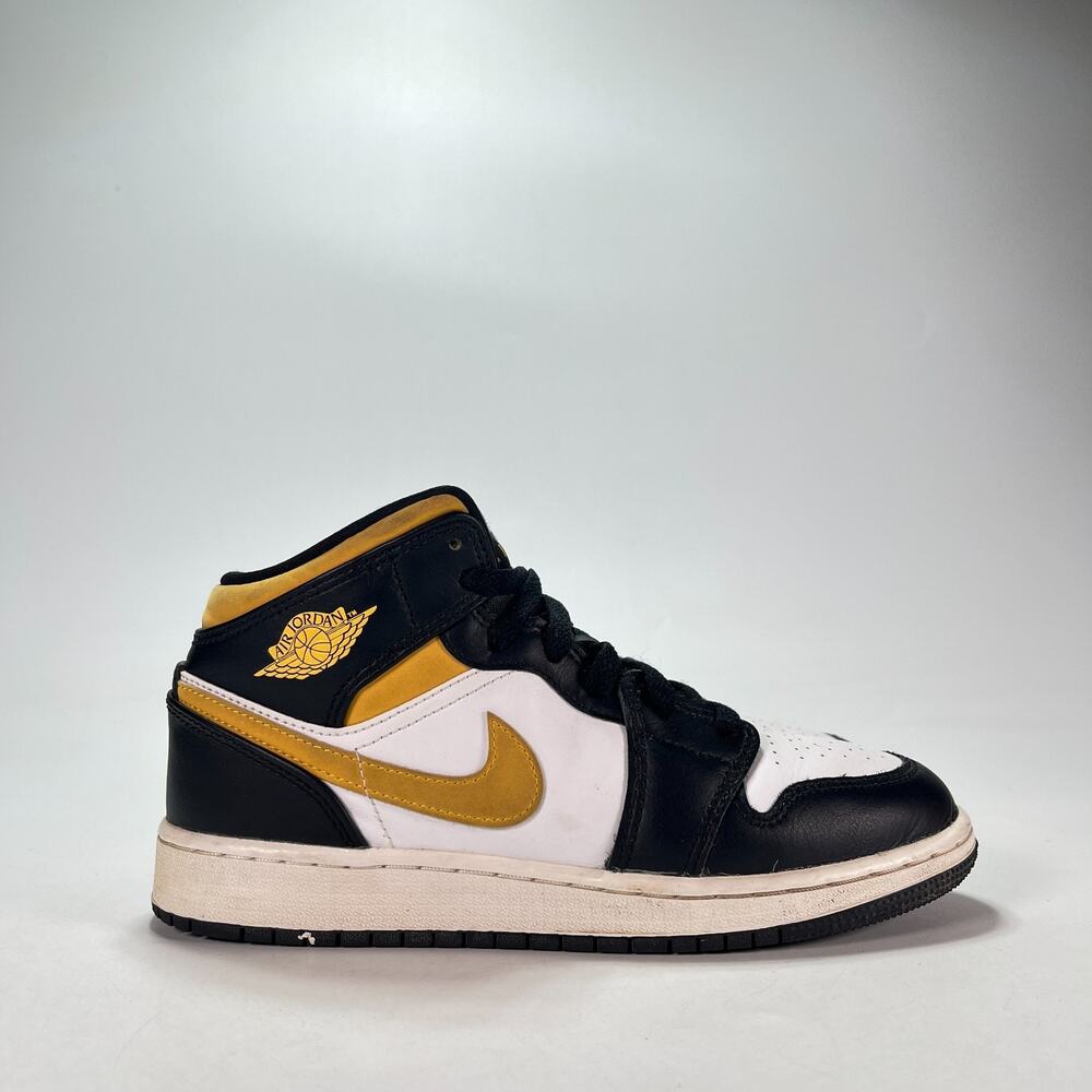 Air Jordan 1 Mid White Black Pollen Lifestyle Shoes 554725-177 Youth Size 4.5Y